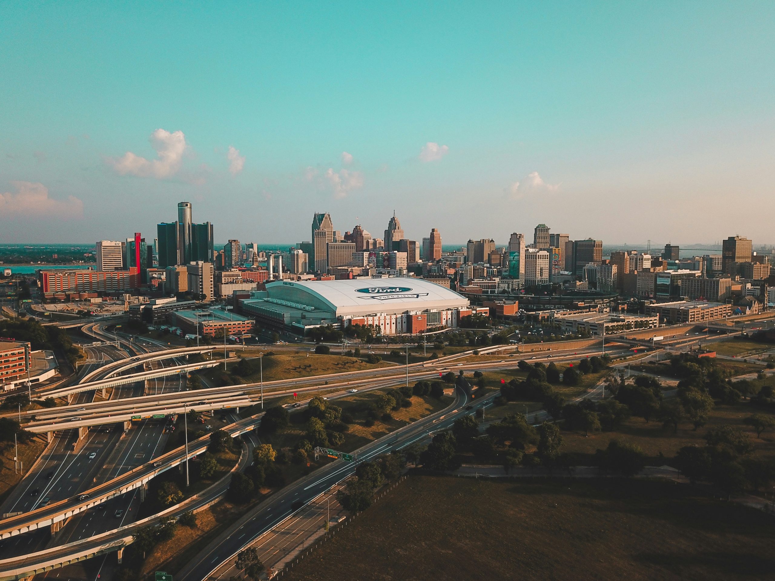 Skyline picture of Detroit Photo by Josh Garcia on Unsplash